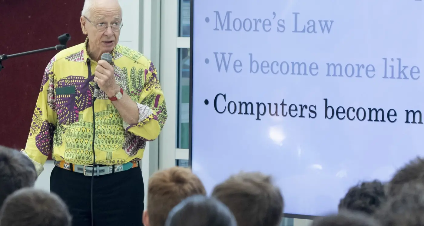 Euroa gets a dose of Dr Karl