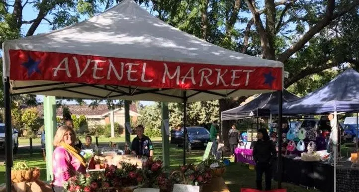 Avenel's twilight market returns