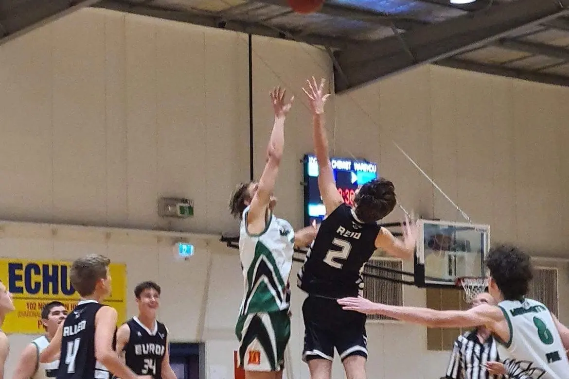 STRONG CONTEST: The Euroa Under 18 Basketball team took on some fierce competition at the annual Echuca Junior Tournament. Id:22132