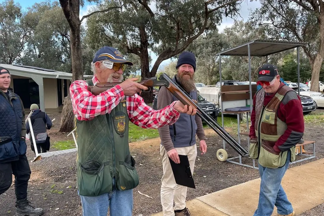 TIPS ON WINNING: Don Barns Memorial winner Tony Rohrlach showing his fellow competitors how it\\'s done. PHOTOS: John King