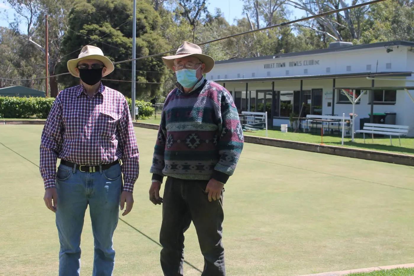 GET INTO BOWLS, VT: Gardener and member Gerard Reilly and Violet Town club president Denis Taylor are keen to see more people play bowls socially at Violet Town\\'s Bowls Club, with an aim to compete in the future.  