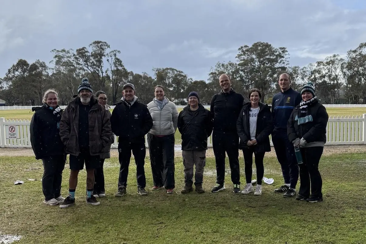 UNITED BY SOCCER:  Rob Harmeston supports Euroa Thunder with a foundation skills session. \\n\\n