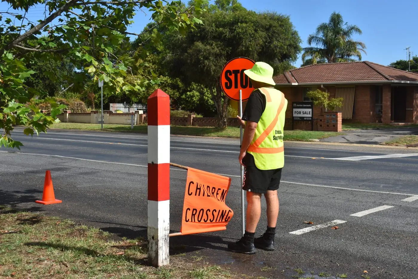 OUT OF WORK: School crossing supervisors throughout the Strathbogie Shire may be \\'out of work\\' after July 10 if the State Government doesn\\'t come up with additional funding.  Id:39088