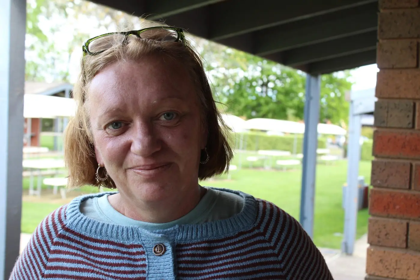 RELOCATION REQUEST: Lisa Johnson\\'s health has deteriorated over the last 15 years and she believes black mould in the family\\'s Housing Victoria rental may be a contributing factor.