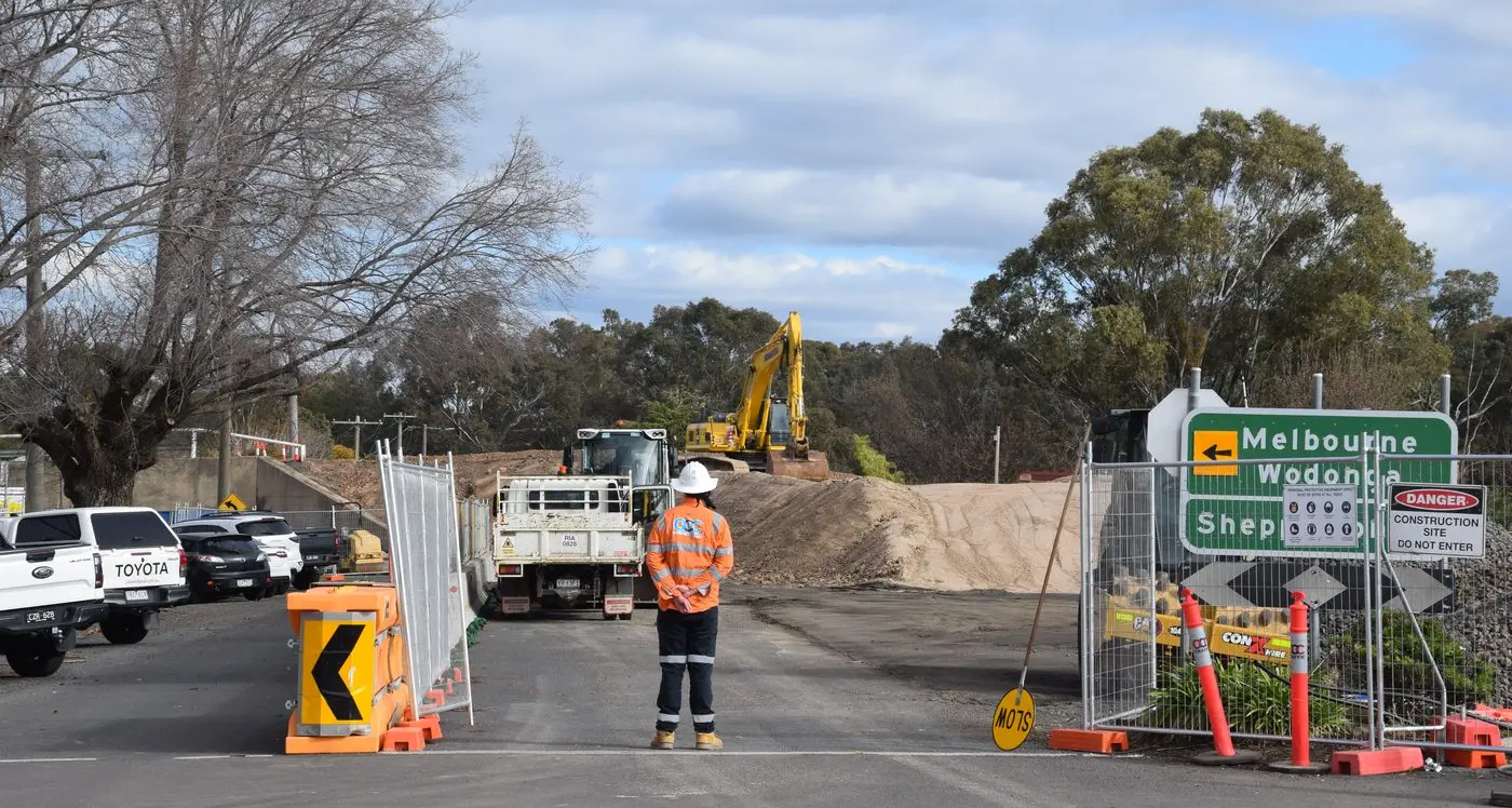 Stop looking in the mirror: Mayor