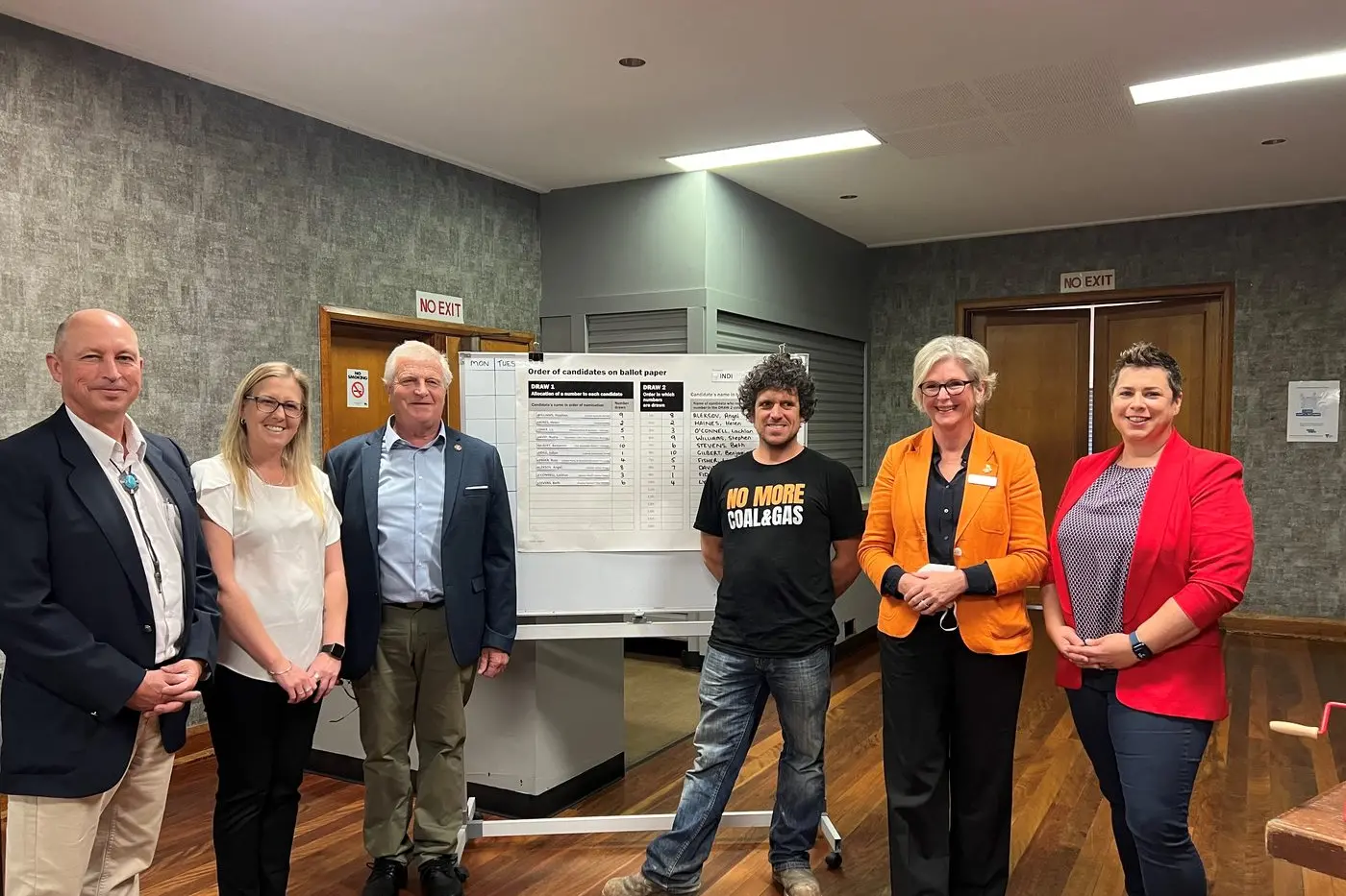UP FOR THE CONTEST: Indi candidates who attended the ballot draw in Wangaratta on Friday were (from left) Dr Julian Fidge, Beth Stevens, Stephen Williams, Benjamin Gilbert, Helen Haines and Nadia David. PHOTO: Jeff Zeuschner Id:23721