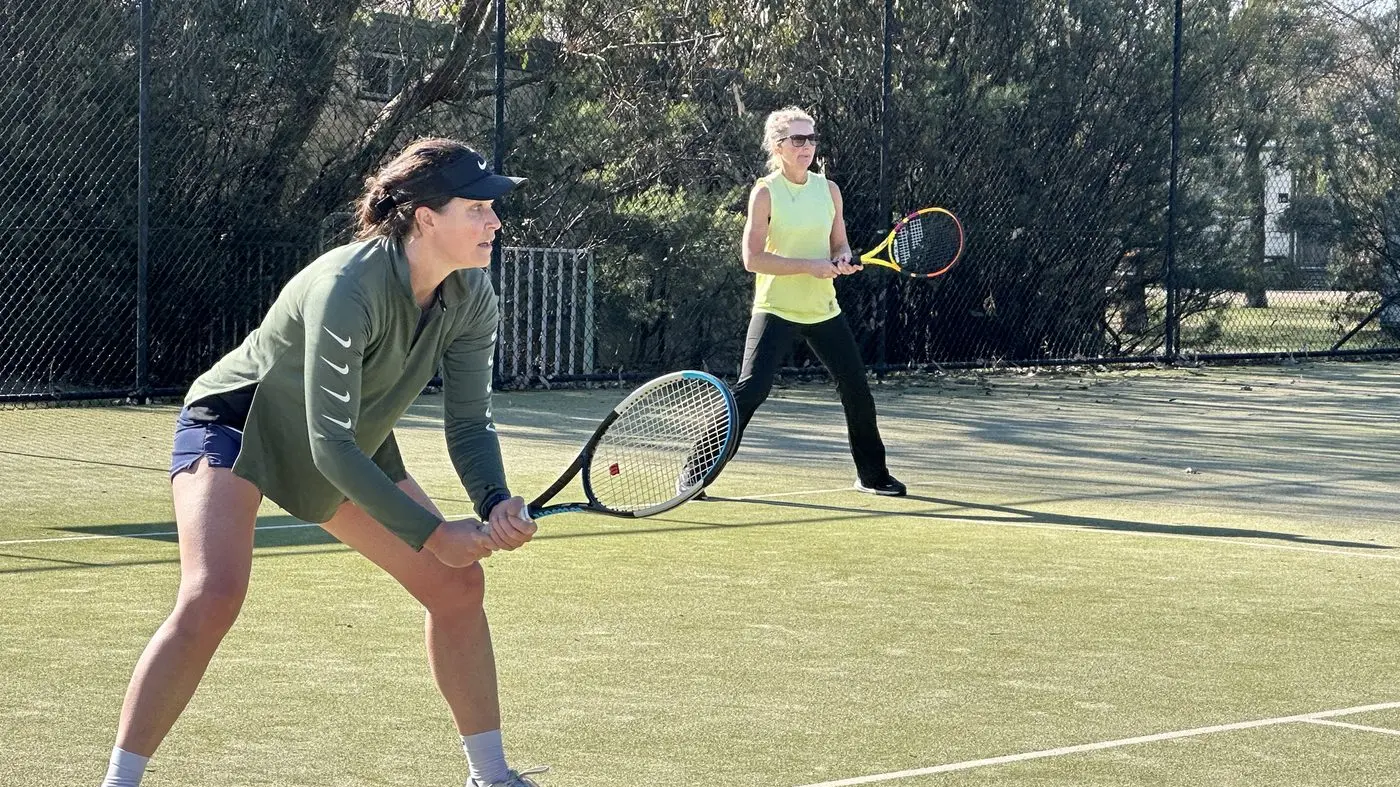 Moglonemby wins tight contest in foggy start at Mansfield