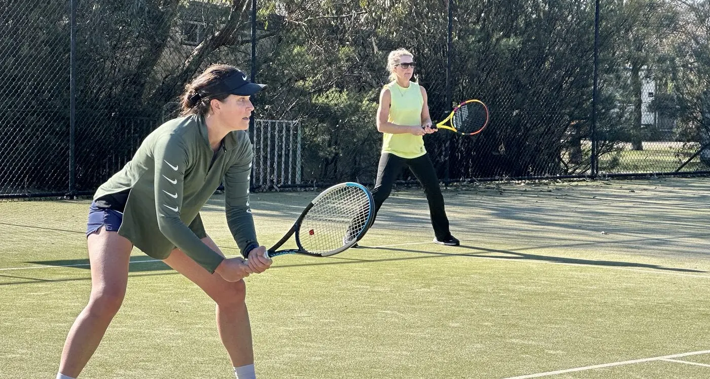 Moglonemby wins tight contest in foggy start at Mansfield