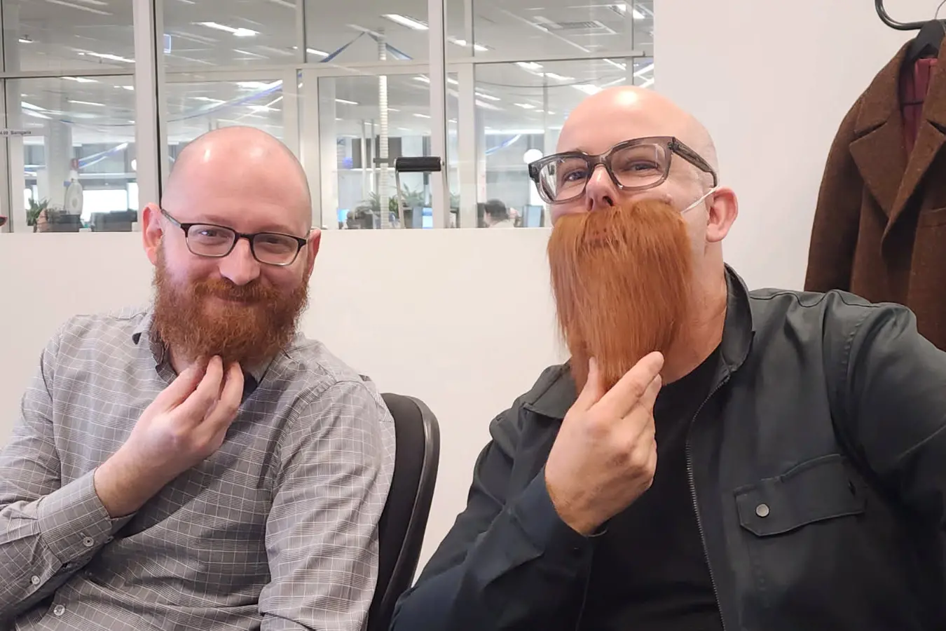 <p>DON\\'T LOOK BACK: Darren Chaitman (left) was a finalist for two Euroa Gazette articles at this year\\'s Rural Press Awards. Now in Adelaide, he is clearly influencing his new colleague Brett Harwig.</p>\\n