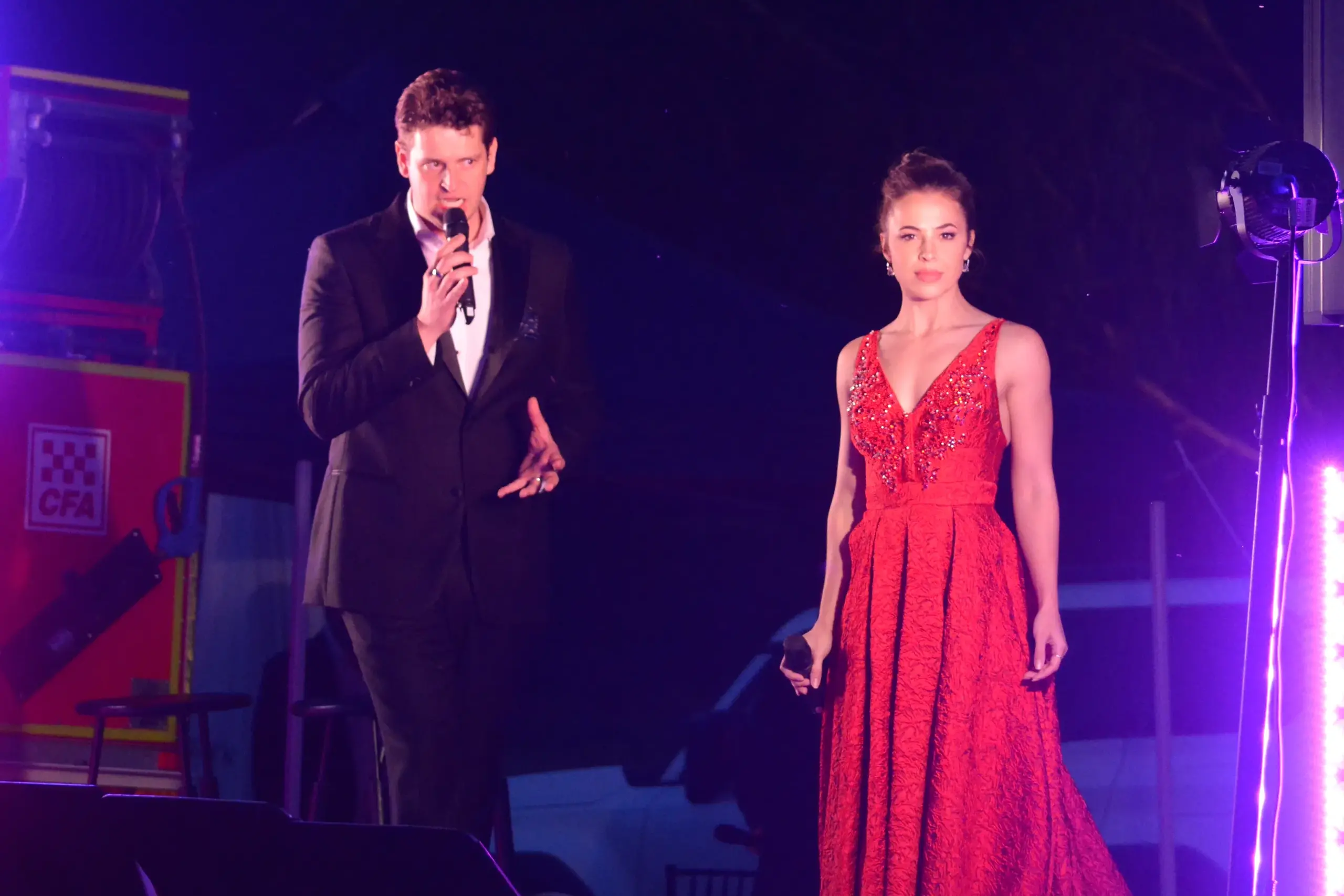 <p>PASSION IN SONG: Jack Fowles and Georgia Wilkinson perform the title track from Phantom of the Opera in Avenel on Saturday night. PHOTO: Andy Wilson</p>\\n