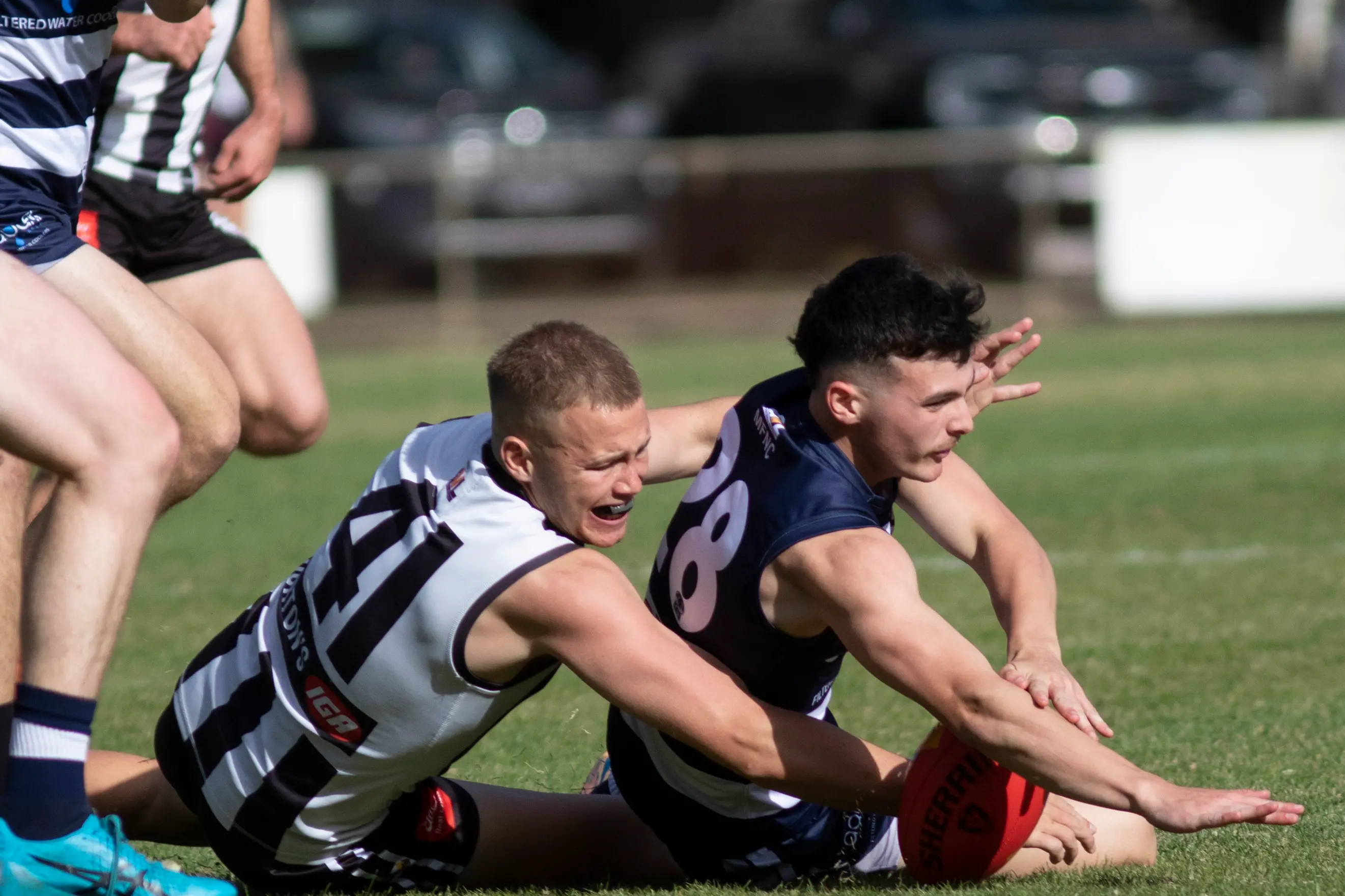 Magpies break through in thriller