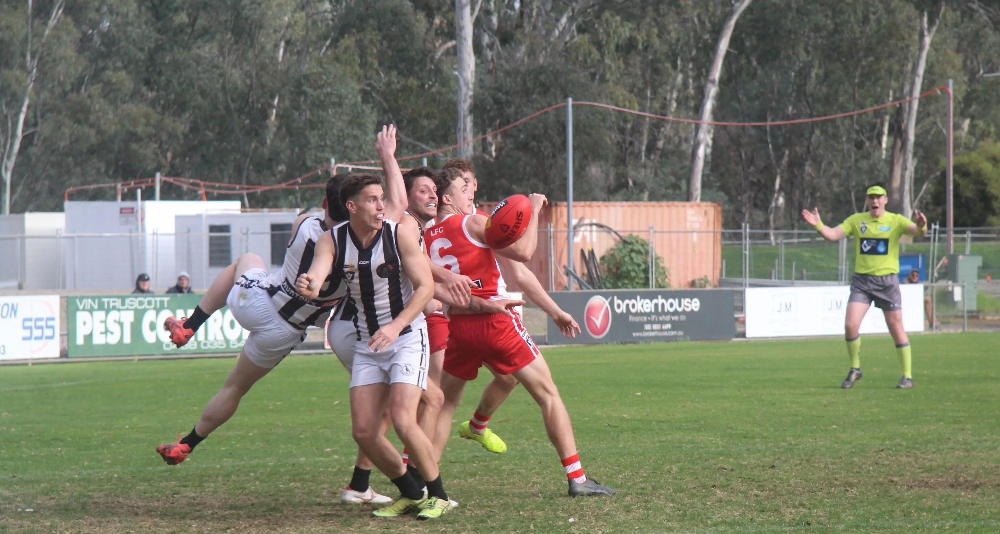 Magpies push Swans
