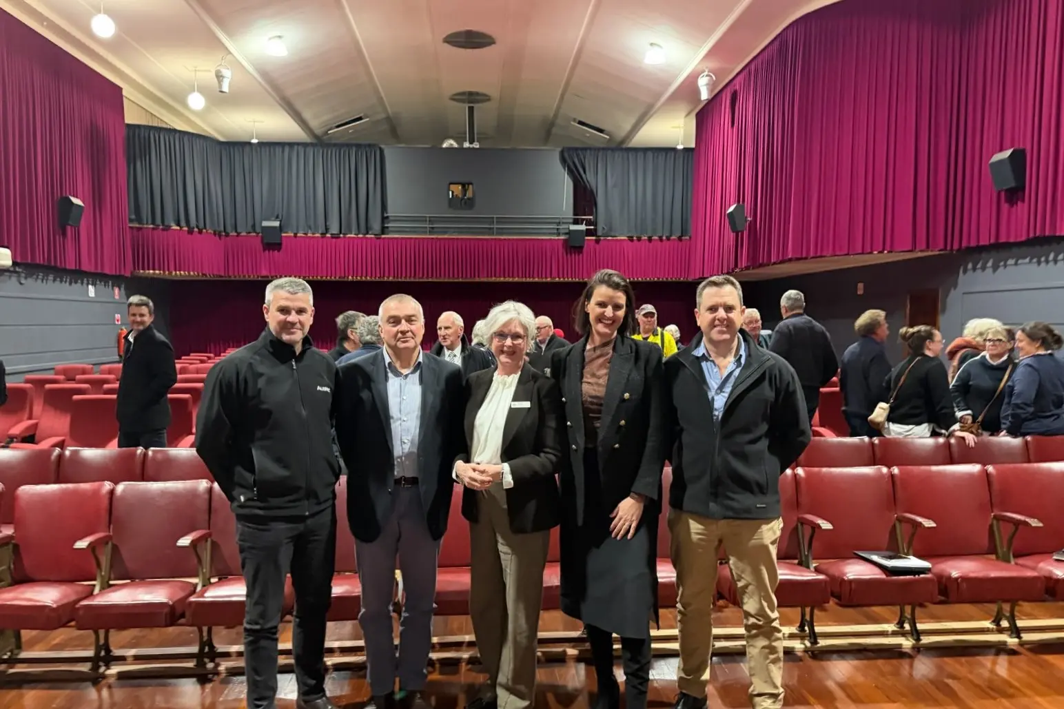 <p>UNITED FRONT: AustNet\\'s Andrew Linnie, MC Lachie McKinnon, Dr Helen Haines, Annabelle Cleeland, and Cr Scott Jeffery.</p>\\n