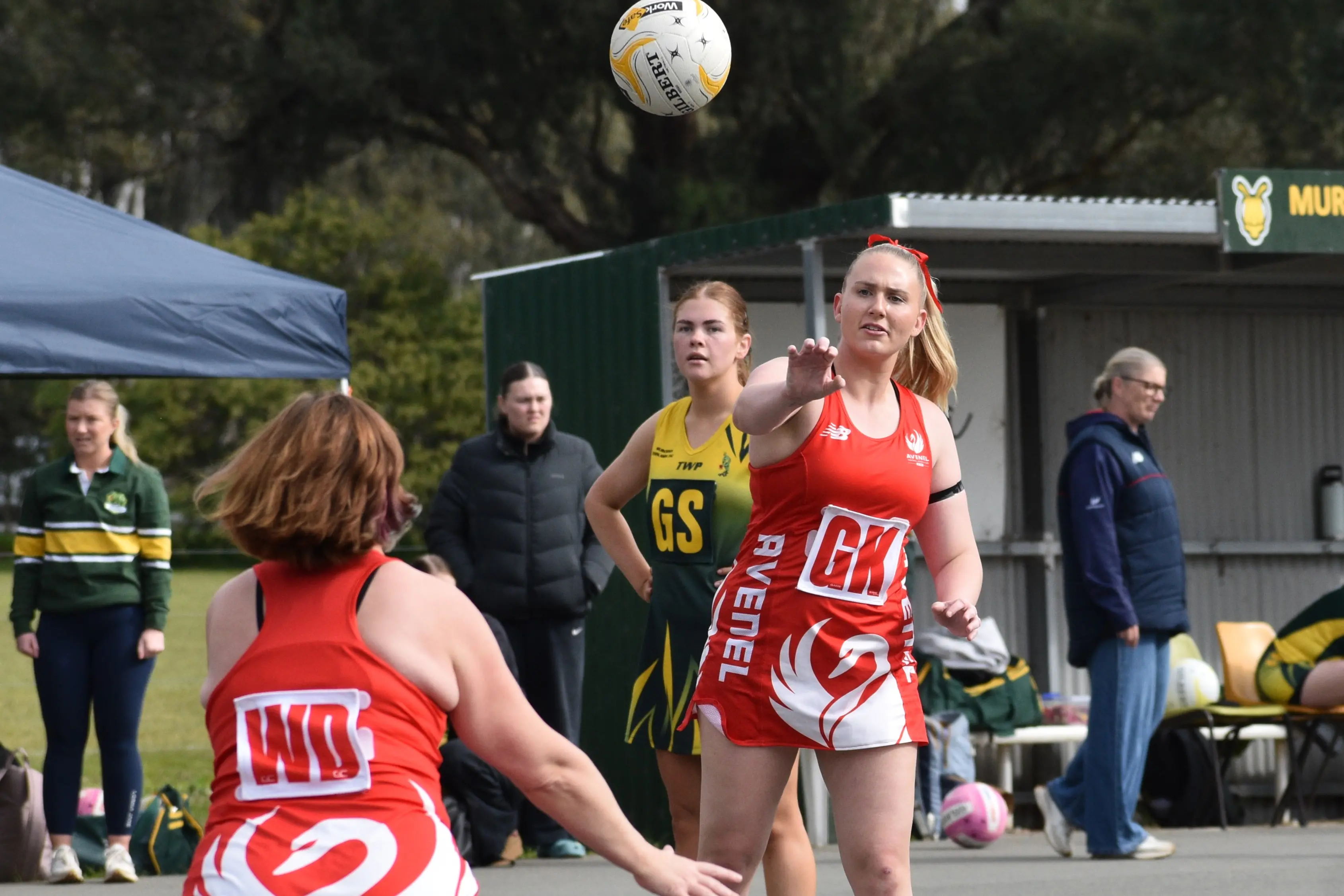 <p>GOING DIRECT: Avenel\\'s Lauren Trenfield launches a long pass down the court. PHOTO: Monica Crnko</p>\\n