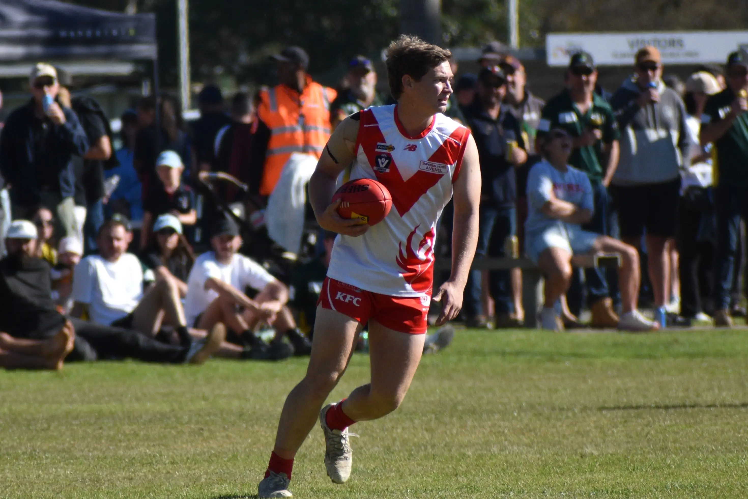 <p>CROWD STOPPER: Clayton Salmon has the ball on a string in front of a big crowd. PHOTO: Monica Crnko</p>\\n