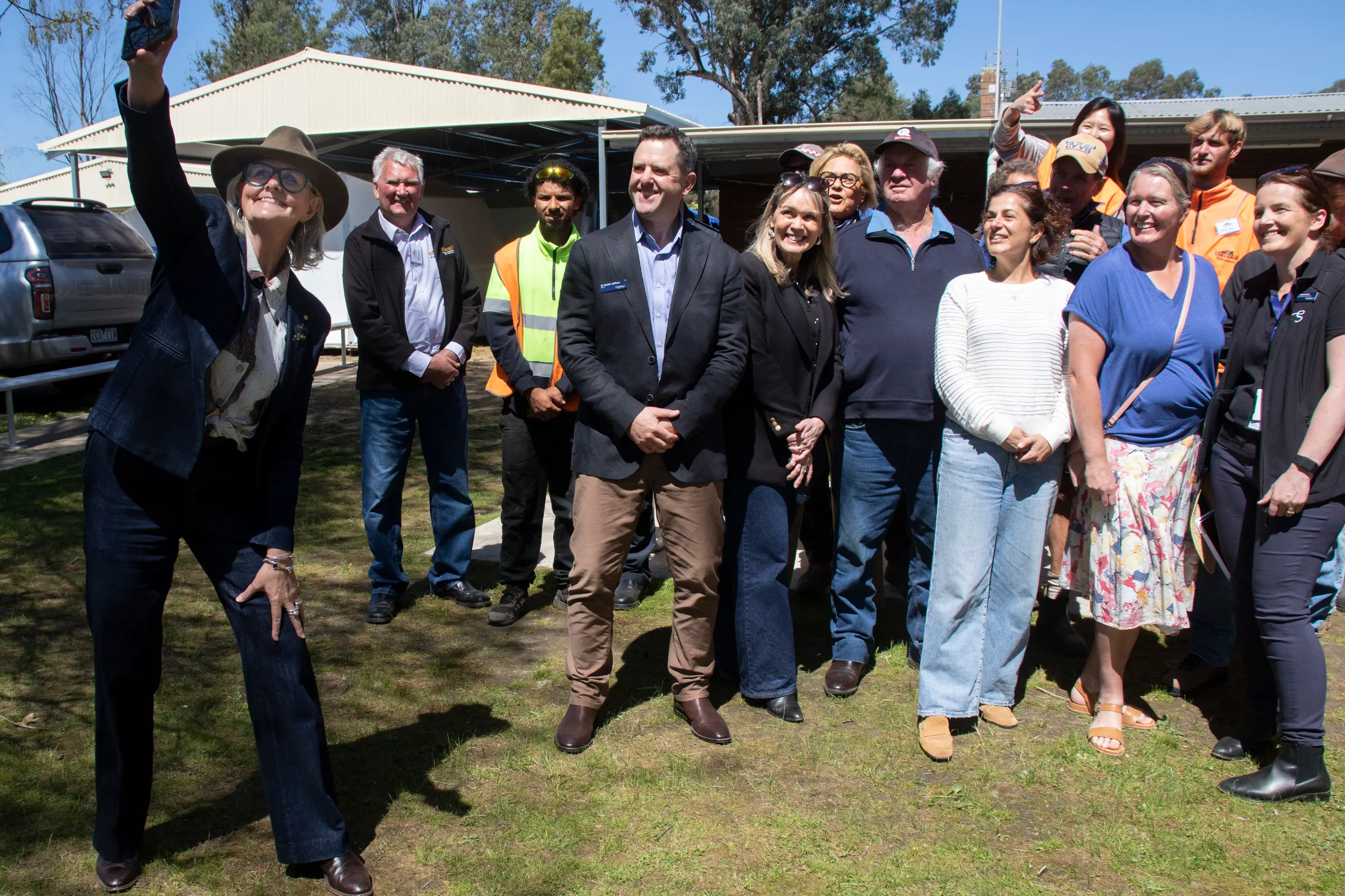 Governor-General visits fire-affected communities